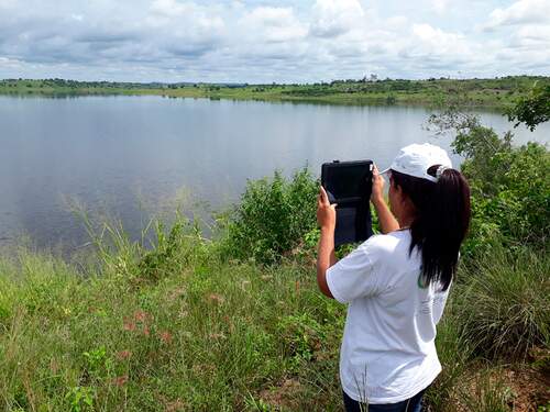 Colaboradora Synergia fotografa Rio Capibaribe para cadastros