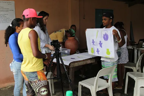 Trabalho de registro das tradições para resgate etnocultural Trabalho de registro das tradições para resgate etnocultural