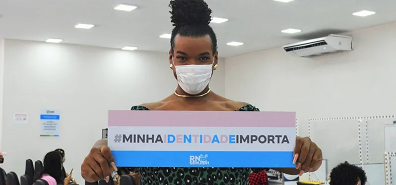 Visibilidade Trans. Mulher trans Foto: DeFato