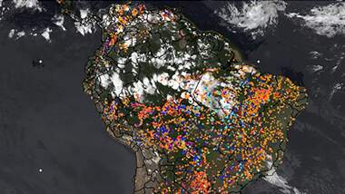 Synergia is highlighted with a report that points out fire outbreaks in Conservation Units and Indigenous Territories in the Legal Amazon