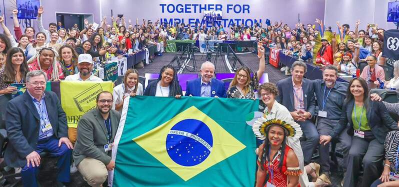 Synergia na COP27 - Lula e lideranças indígenas Foto: Ricardo Stuckert/Divulgação