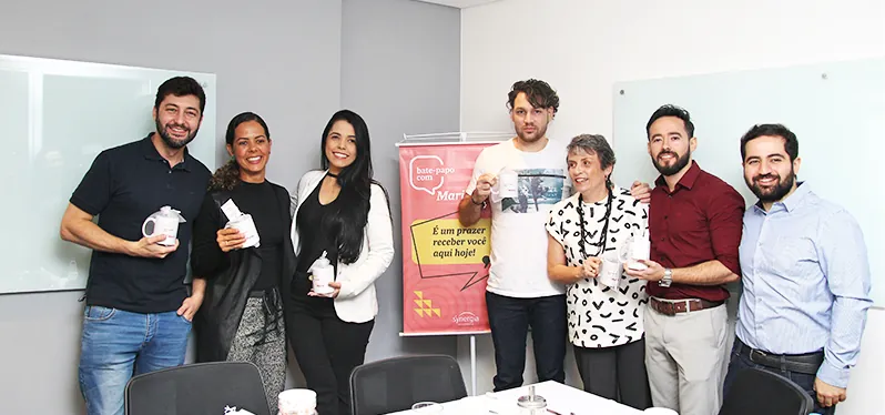 Chatea con María en Nova Lima