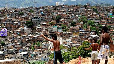 Meta de erradicação da pobreza extrema foi comprometida por pandemia e mudanças climáticas, segundo a ONU