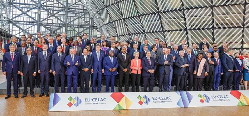 Líderes reunidos en cumbre entre Celac y la UE. Foto: Ricardo Stuckert/PR