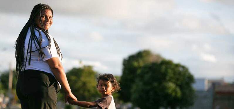 Aline Sousa, recicladora y niña Foto: Sitio web Nosotras Mujeres de la Periferia