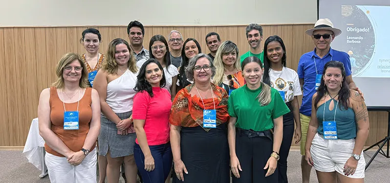 Personas participantes en el panel de metodologías participativas del CINEAI. Foto de : Sinergia