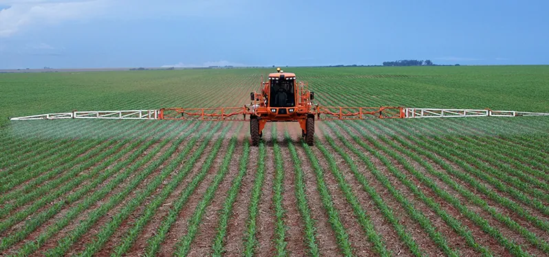 Poluição por agrotóxicos afeta segurança alimentar. Foto: Adobe Stock