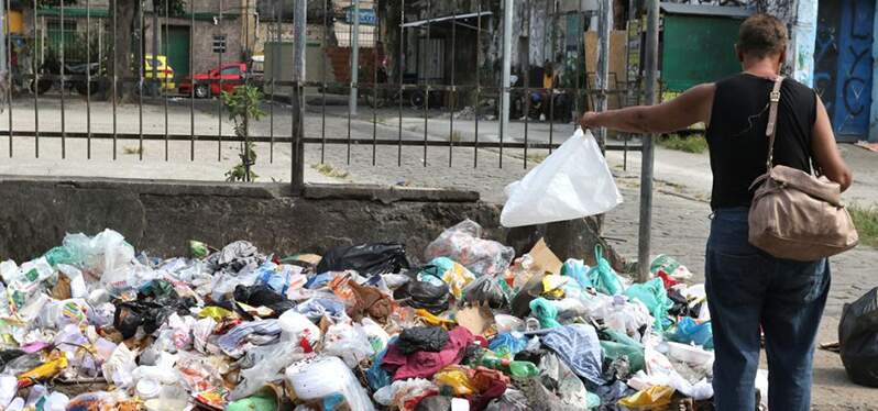 Sustentabilidade no Carnaval. Lixo nas ruas Foto-Uninter