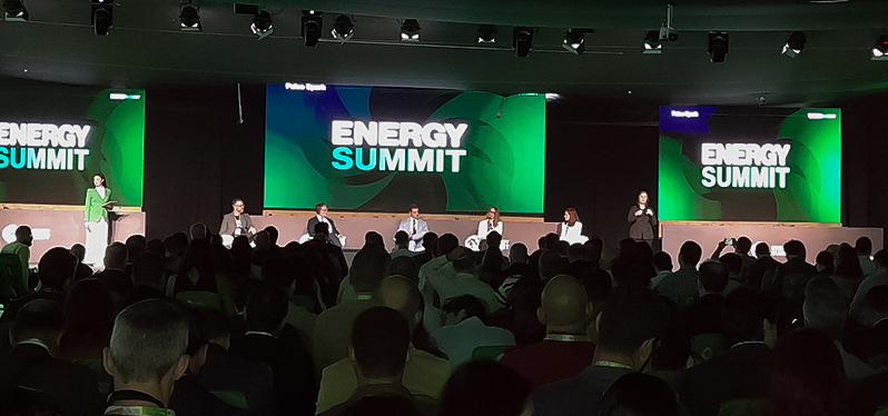 Painel do Energy Summit reuniu especialistas e lideranças do setor para discutir tendências, desafios e oportunidades na transição energética e no futuro da matriz energética brasileira.